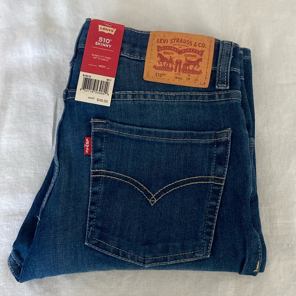 Boys Levi’s Skinny
Size 18 Reg/ 29 x 31 
New with tags